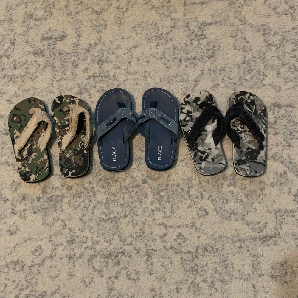 EUC - Flip Flops - All 3 pairs - size 13/1